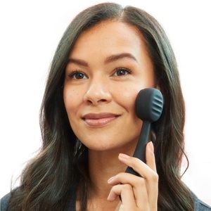 PMD • clean facial cleansing device